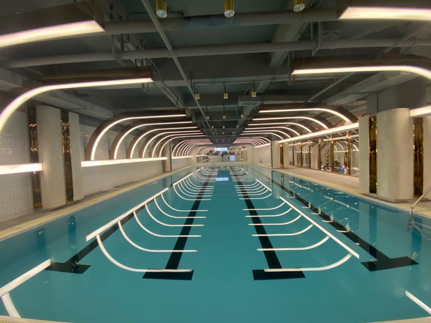 钢结构游泳池_生产厂家讲解健身房的加热设备怎么选